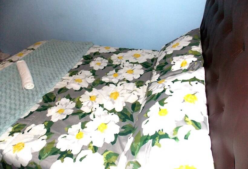 Chambre Economy, Trap Houz Backpackers