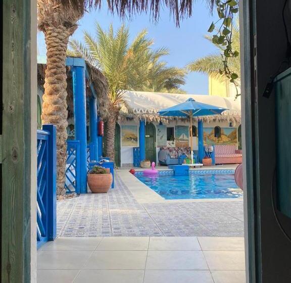 اتاق لوکس با چشم‌انداز استخر, Chillax Dahab