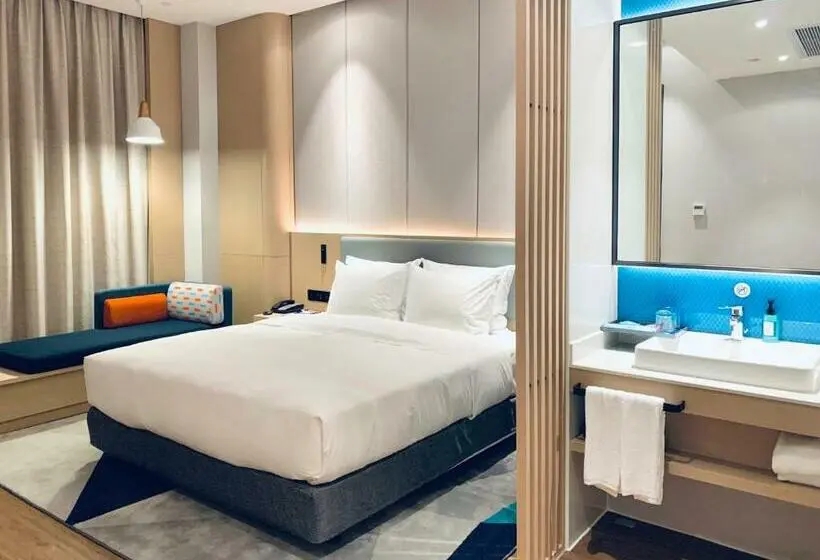 キングサイズベッドのデラックスルーム, Holiday Inn Express Dongguan Marina Bay By Ihg