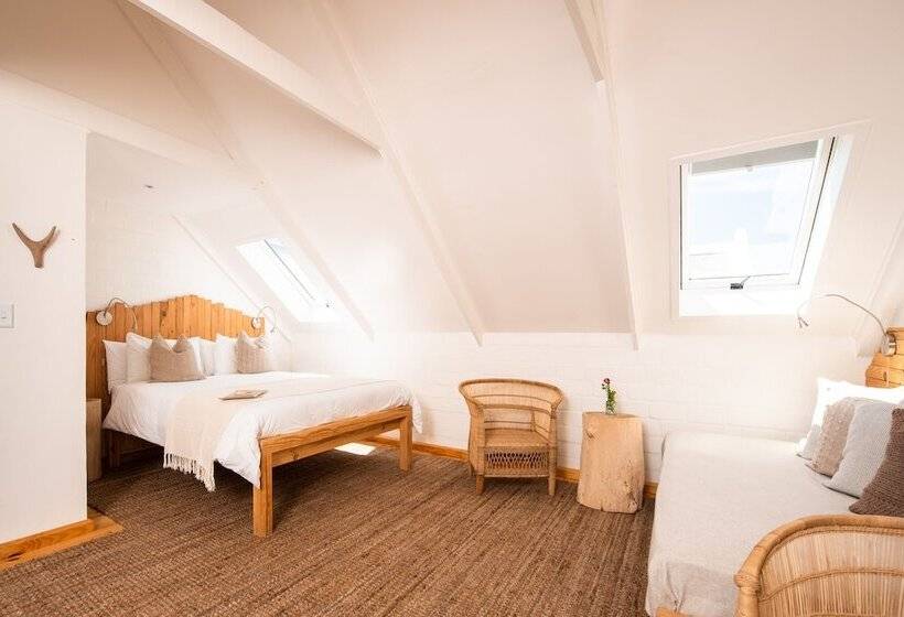 带阳台的三人标准间, Gonana Guesthouse