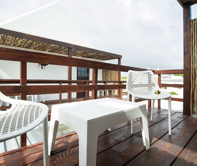 带阳台的三人标准间, Gonana Guesthouse