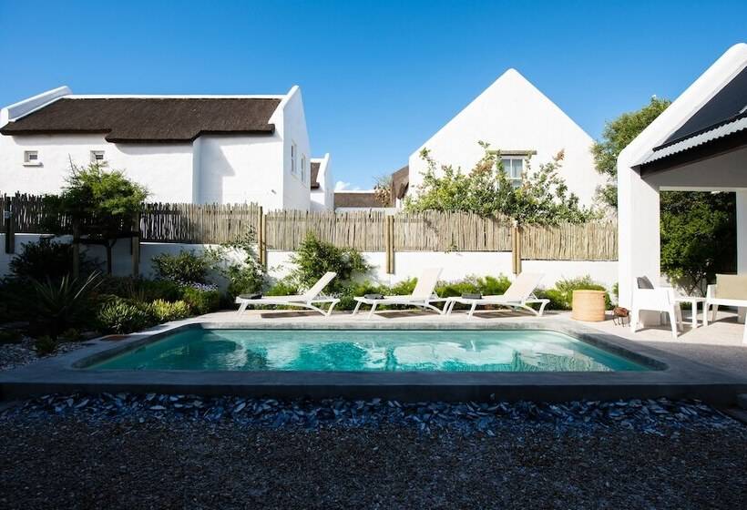 标准间带游泳池, Gonana Guesthouse