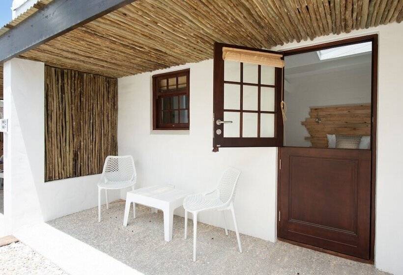 标准间带游泳池, Gonana Guesthouse