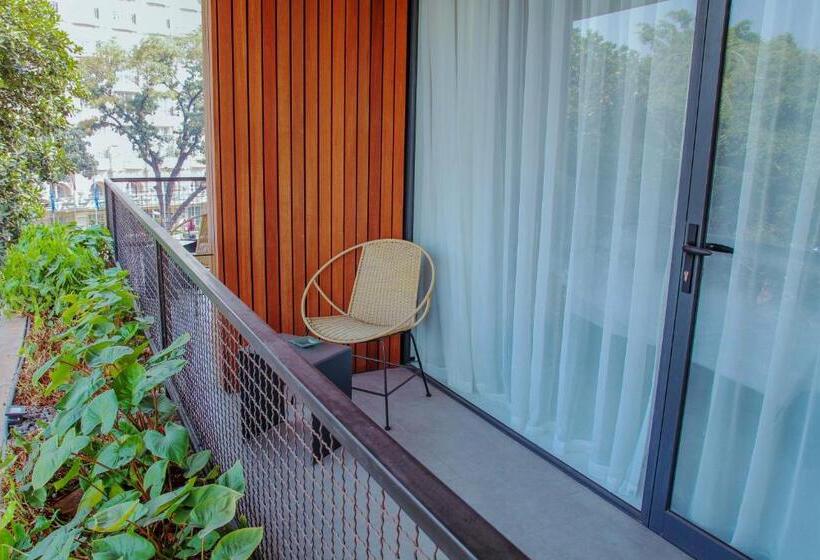Suite Deluxe Pat King, Nagomi Suites &