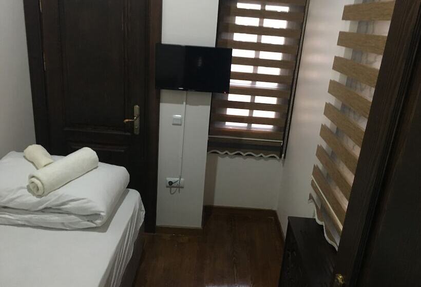 غرفة قياسية, Güner