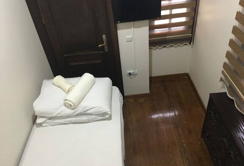 غرفة قياسية, Güner