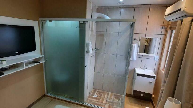 جناح مطلّ علي الجبل, Pousada Vo Celina