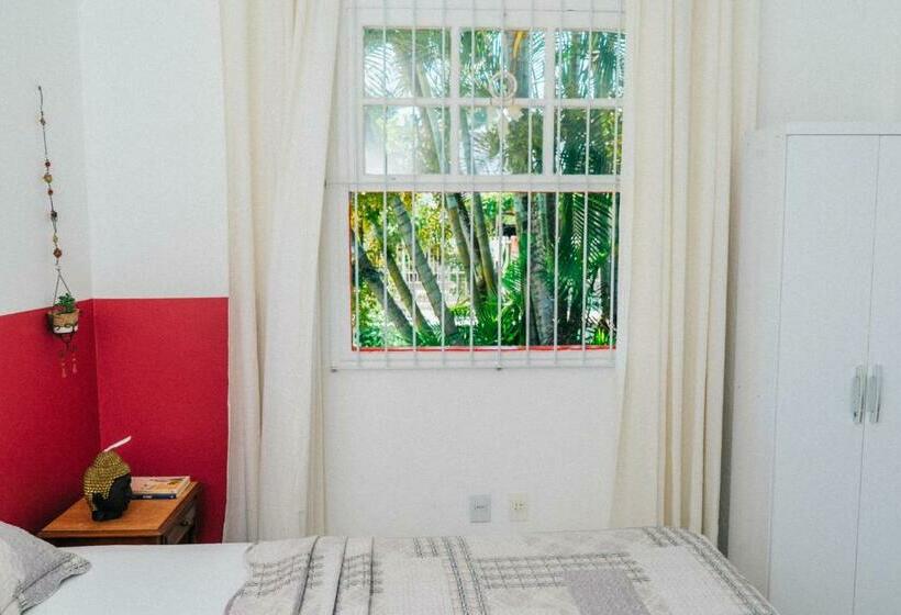 キングサイズベッドのスタンダードルーム, Pequi Hostel