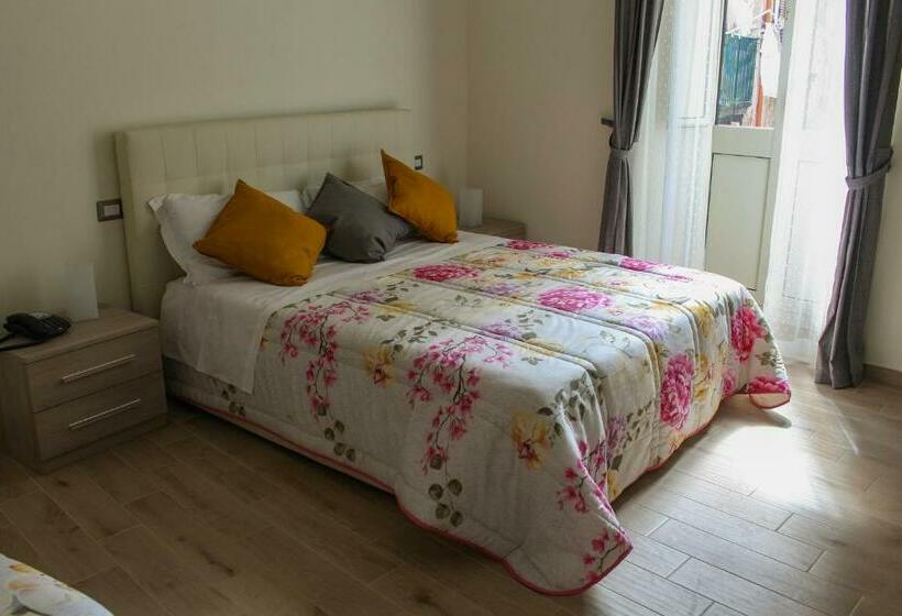 اتاق لوکس, Speranzella 86