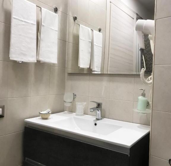 اتاق لوکس, Speranzella 86