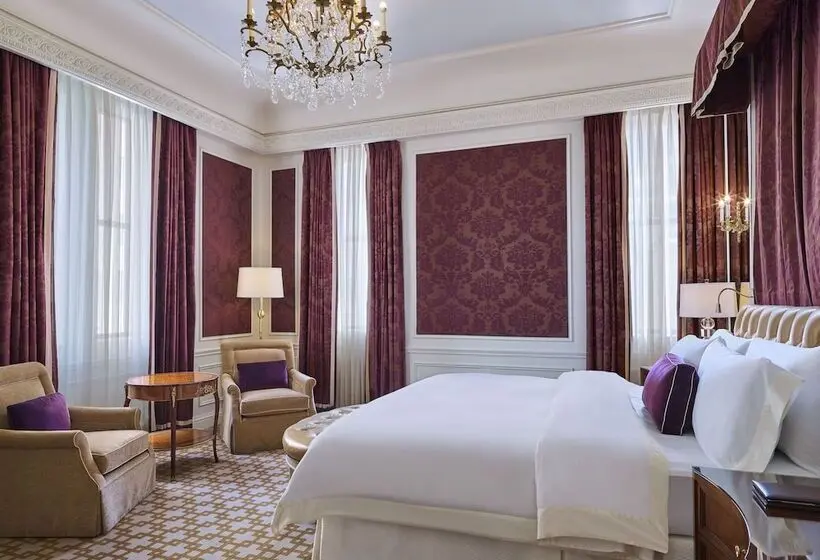 سوییت, 5th & 55th Residence Club