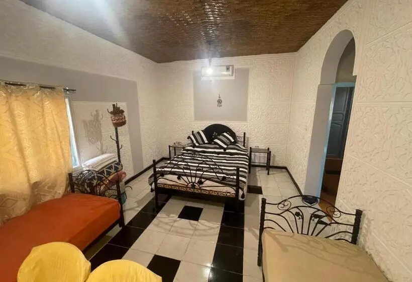 エコノミールーム, La Maison Traditionnelle Hôtel Et Guesthouse
