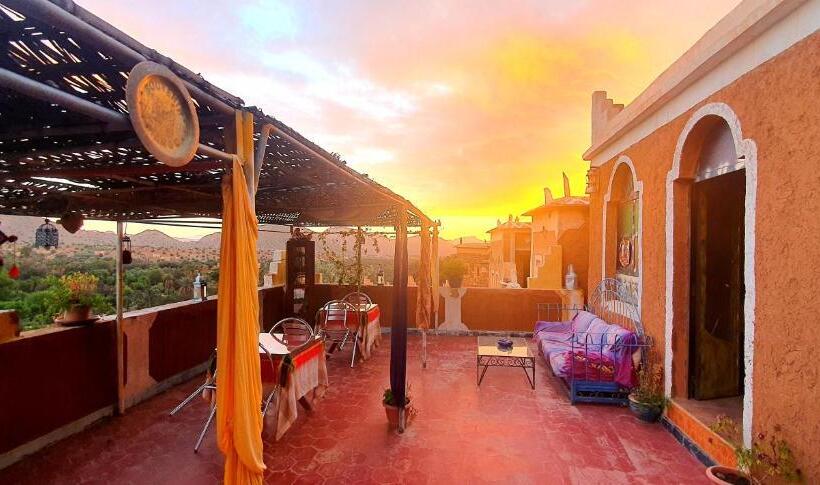 اتاق استاندارد با چشمانداز کوهستان, La Maison Traditionnelle Hôtel Et Guesthouse