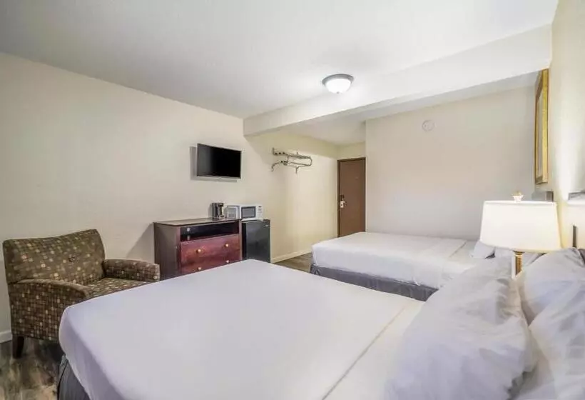 ２ダブルベッドのスタンダードルーム, Americas Best Value Inn Marquette