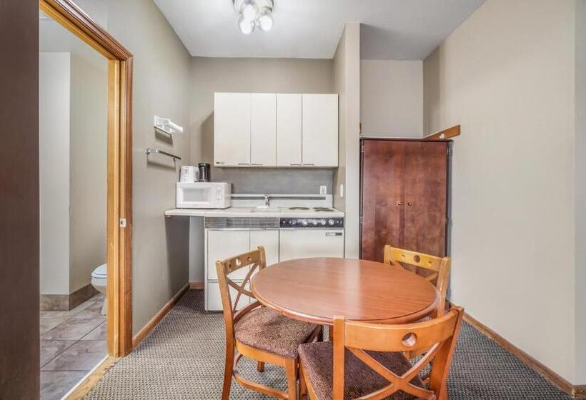 غرفه قياسيه سريرين مزدوجين, Americas Best Value Inn Marquette