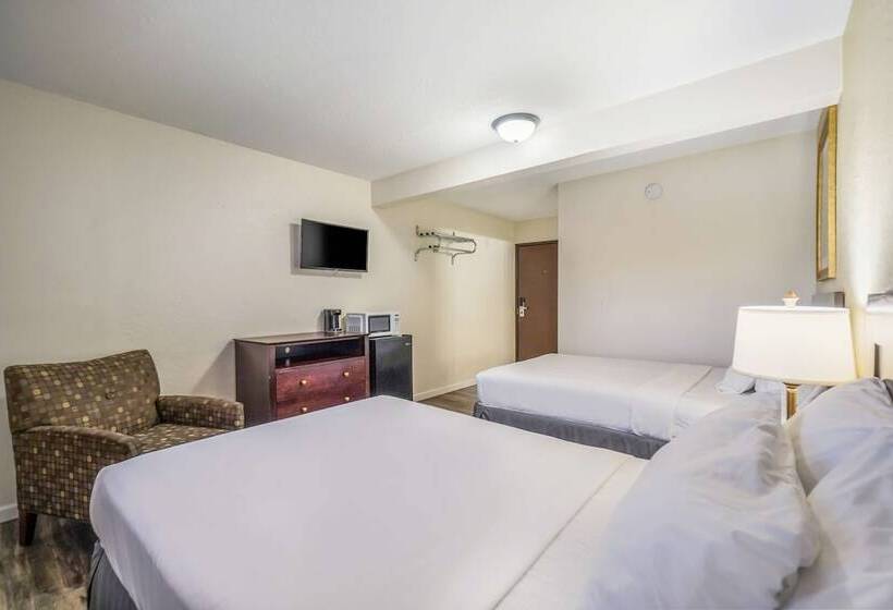 Номер Стандарт 2 Двуспальные Кровати, Americas Best Value Inn Marquette
