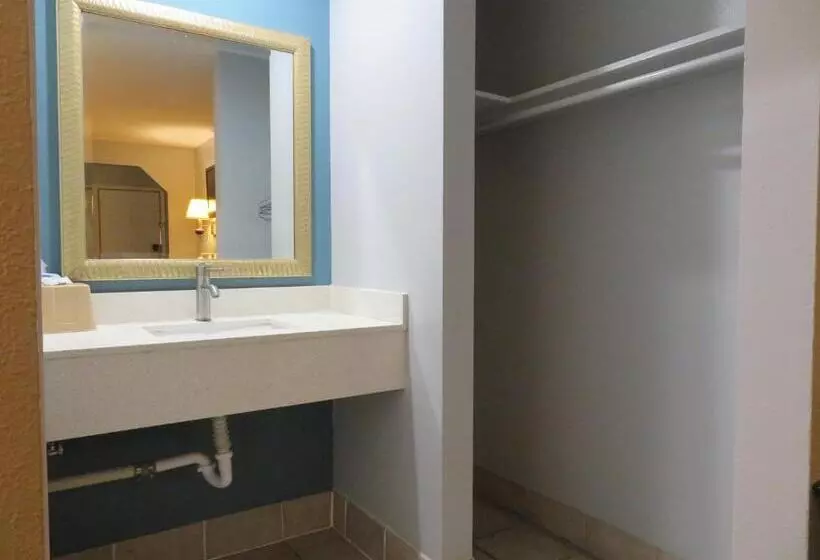 キングサイズベッドのスタンダードルーム, Travel Inn Beaumont
