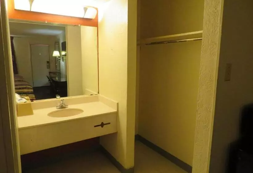 ２ダブルベッドのスタンダードルーム, Travel Inn Beaumont