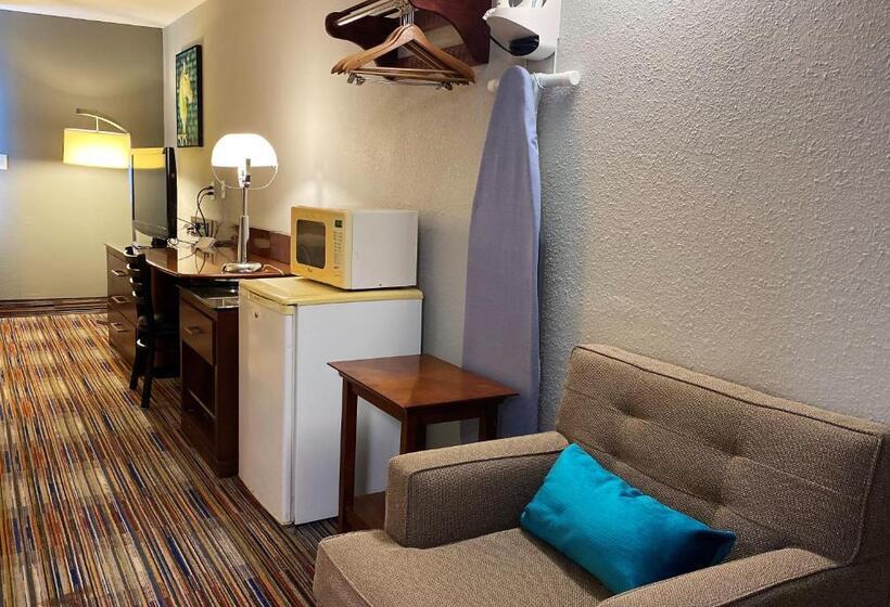 キングサイズベッドのスタンダードルーム, Travelodge By Wyndham Bloomington