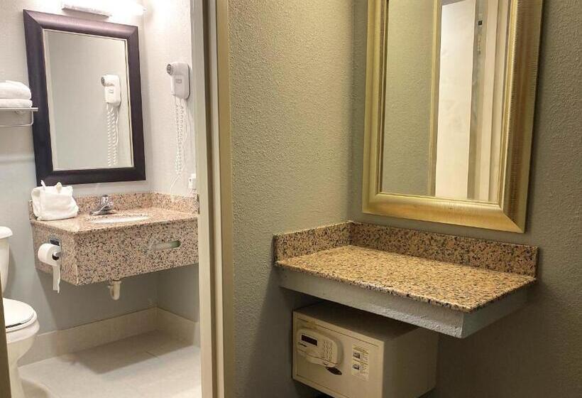 Номер Стандарт, Travelodge By Wyndham Bloomington