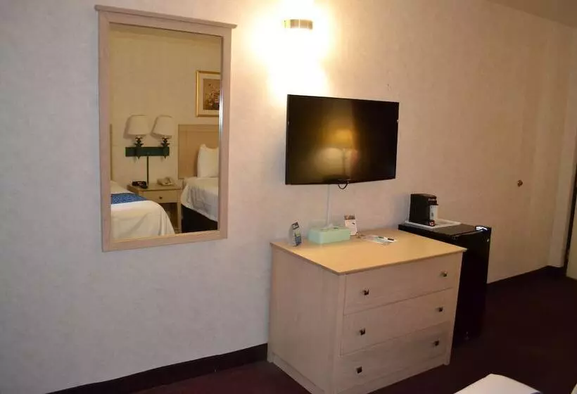 اتاق استاندارد با 2 تخت دوبل, Travelodge By Wyndham Niagara Falls   New York