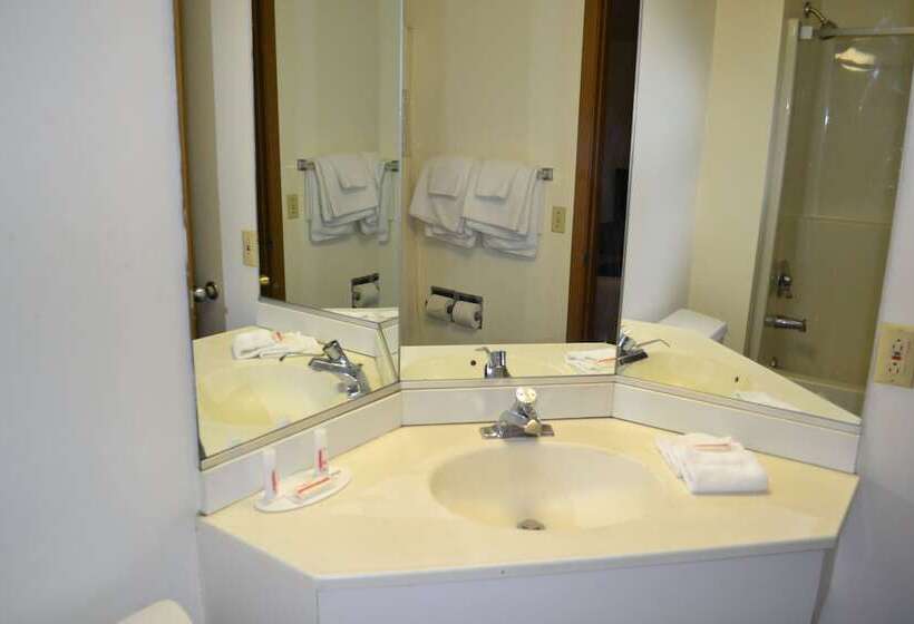 스위트, Travelodge By Wyndham Niagara Falls   New York