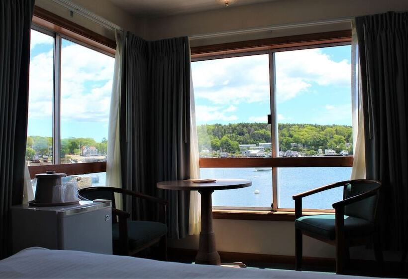 标准间, Tugboat Inn