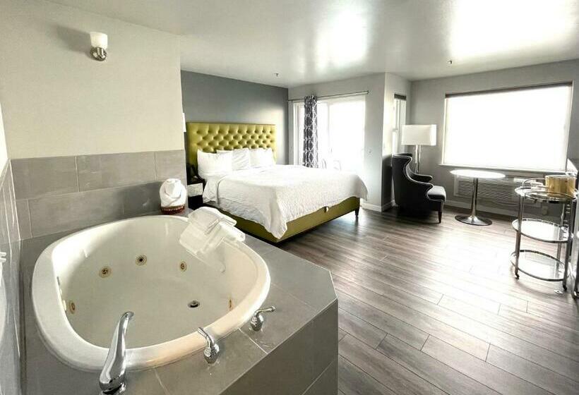 Номер Премиум, Tides Inn & Suites