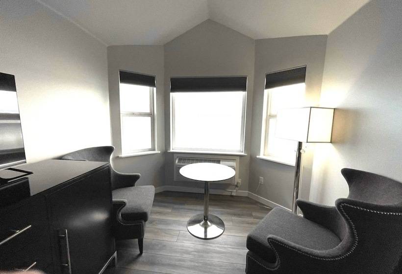 غرفة بريميوم, Tides Inn & Suites