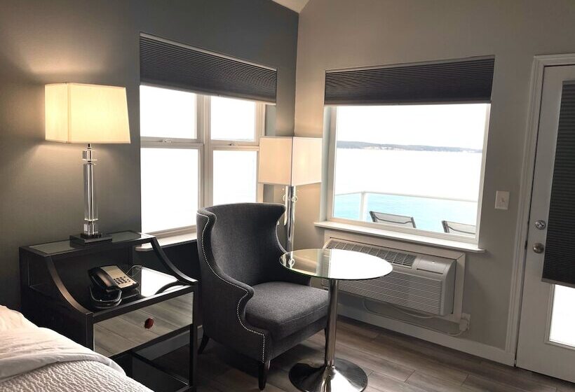 غرفة بريميوم, Tides Inn & Suites