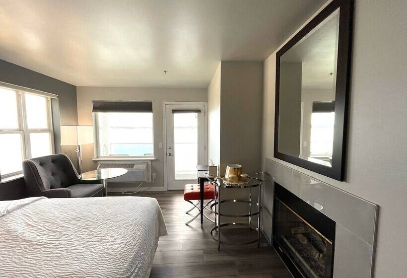 غرفة بريميوم, Tides Inn & Suites