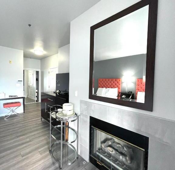 غرفة بريميوم, Tides Inn & Suites