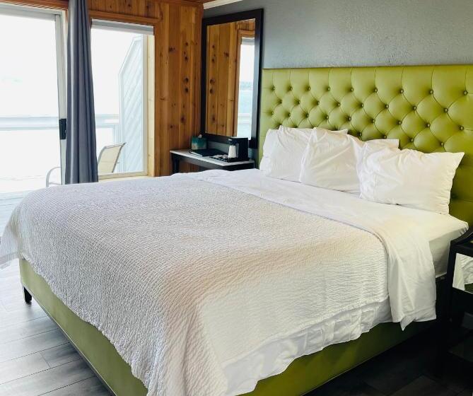 غرفة قياسية سرير كينج, Tides Inn & Suites