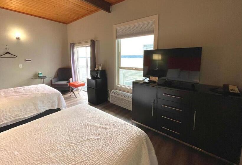 غرفة ديلوكس مطلّة علي البحر, Tides Inn & Suites