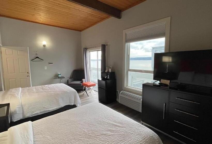 غرفة ديلوكس مطلّة علي البحر, Tides Inn & Suites