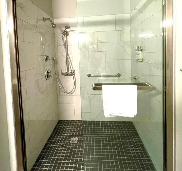 高级大房间, Tides Inn & Suites