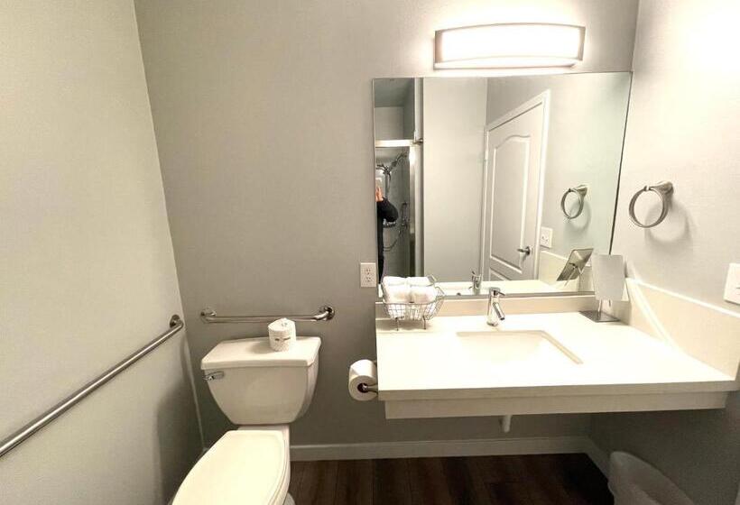 高级大房间, Tides Inn & Suites