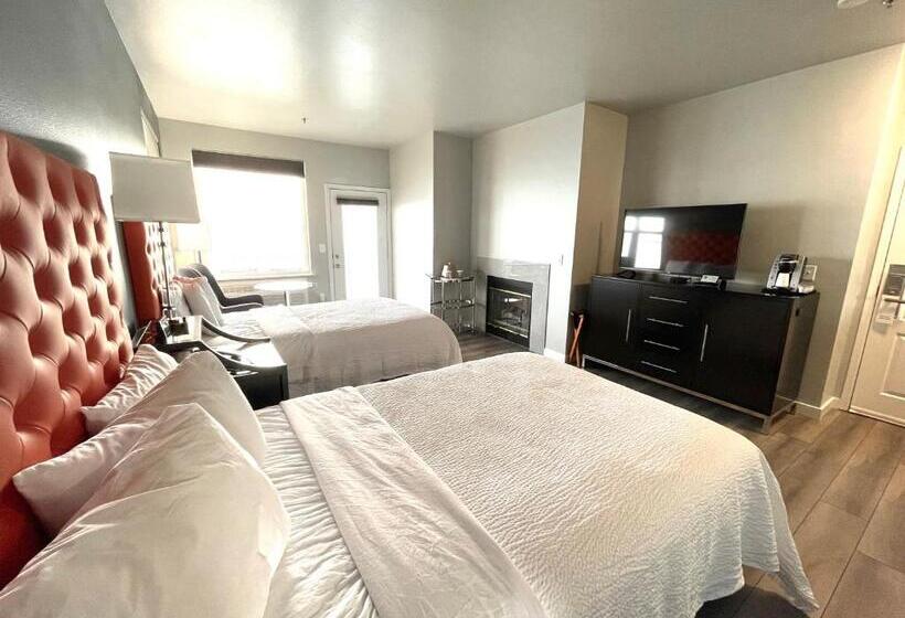 Номер Superior, Tides Inn & Suites
