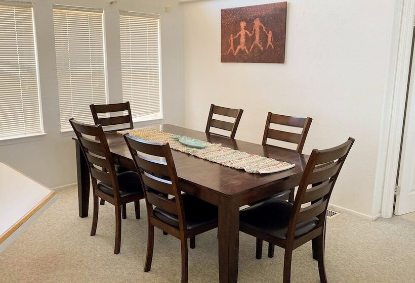 4 Yatak Odalı Ev, Ticaboo Lodge