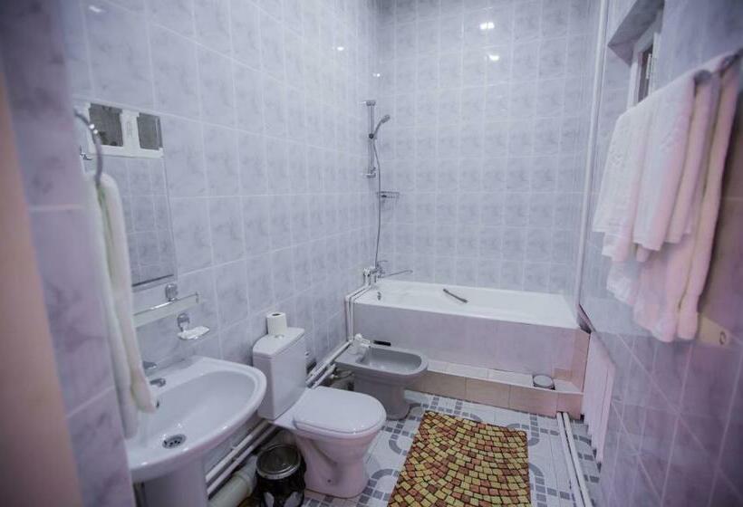 Habitació Estàndard, Art House