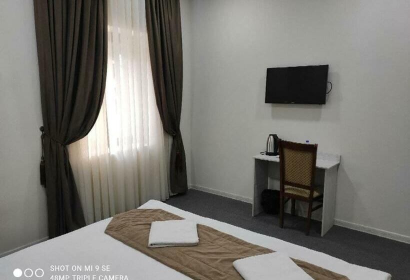 Habitació Estàndard, Art House