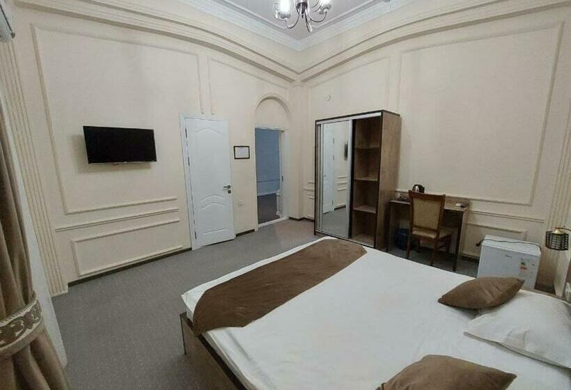 Habitació Estàndard, Art House