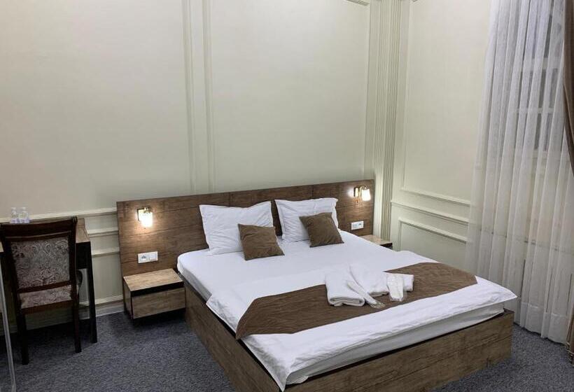 Habitació Estàndard, Art House