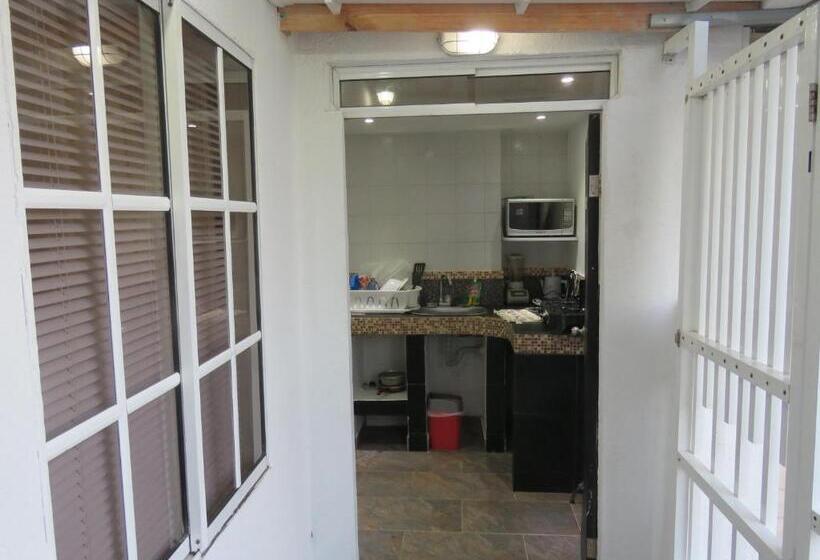 Студия Стандарт, Posada J&j Forbes  2