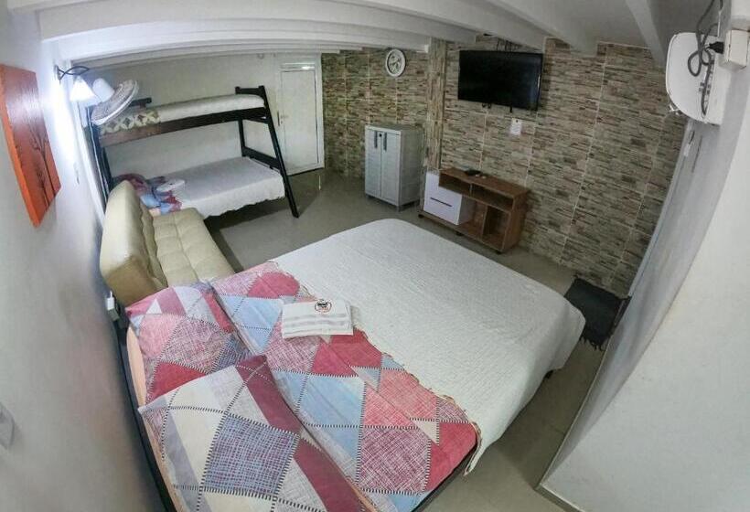 家庭间, Posada J&j Forbes  2