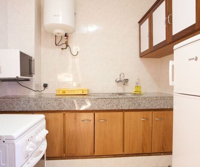 استودیوی استاندارد, Les Résidences Dippoka