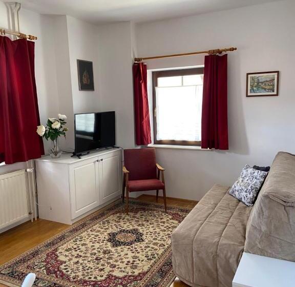 آپارتمان 1 خوابه با چشمانداز باغ, B&b Vidmar, Lesce Bled