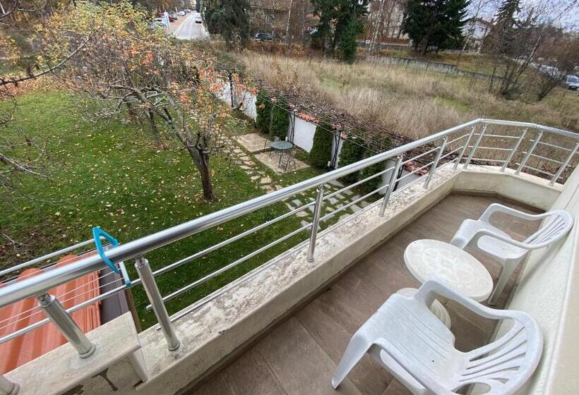 סטודיו דלוקס, Kot Garden Guest House