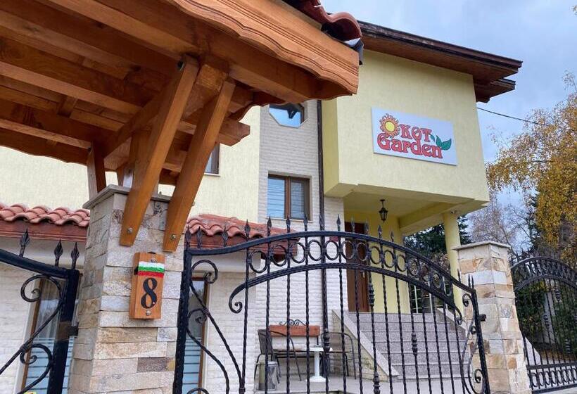 ویلای لوکس 1 خوابه, Kot Garden Guest House