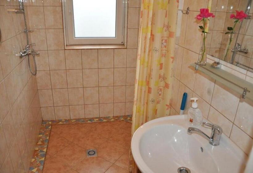 اتاق استاندارد چهار تخته, Vila Krantas